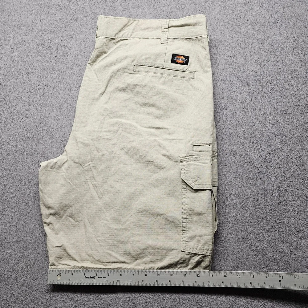 Dickies Mens 44 Relaxed Fit Cargo Shorts Khaki Cotton Ripstop WR351RST Stone